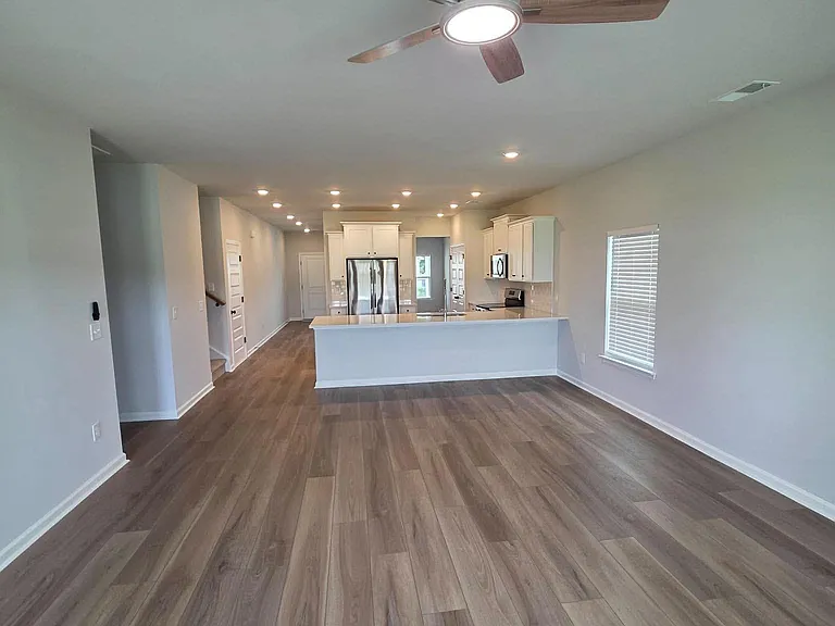 421 Sea Breeze Way — Photo 12