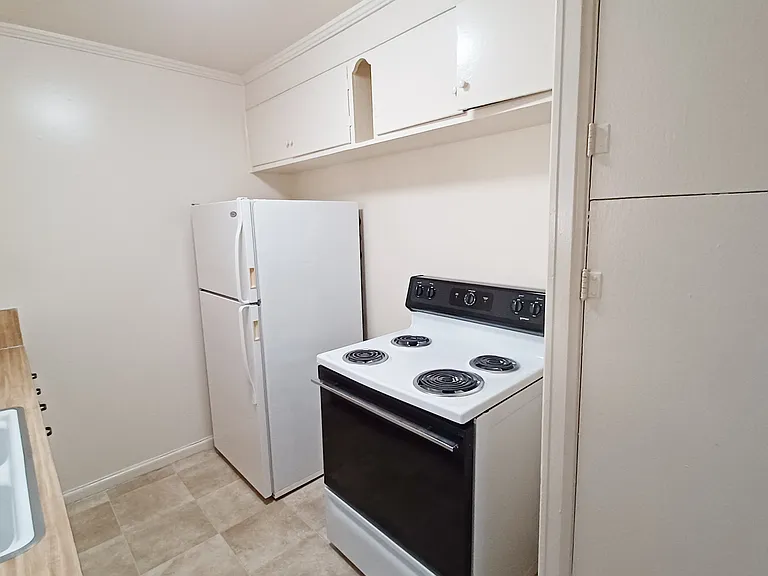 315 W Grove St #315 — Photo 9