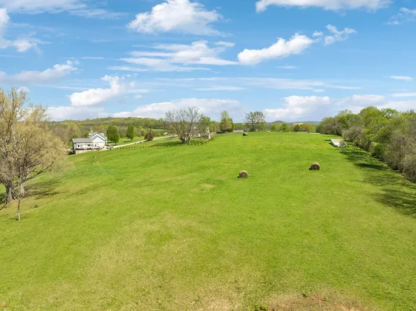 1129 McEwen Ln, Mount Pleasant, TN 38474