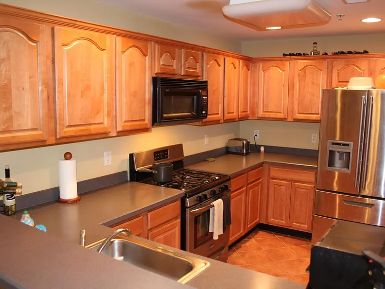 122 Wallace Ct — Photo 1