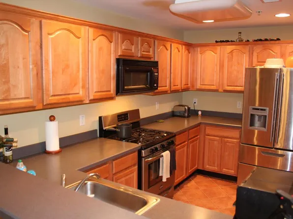 122 Wallace Ct, Green Brook, NJ 08812