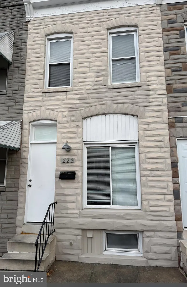 Building Photo - 223 Grundy St