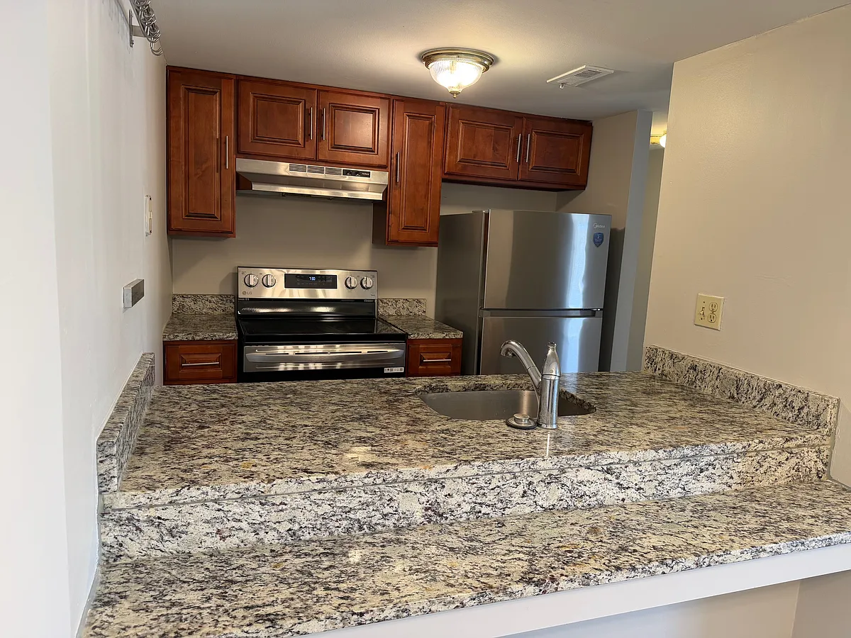 Building Photo - 178 Berwick Pl #22M