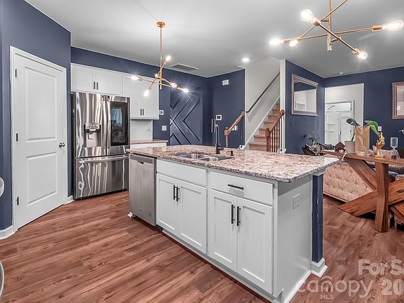 3rd image of 117 Wildflower Dr