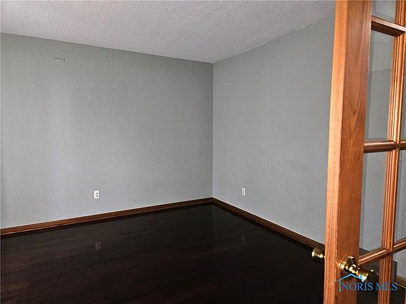 4th image of 7432 Woodshire Ln