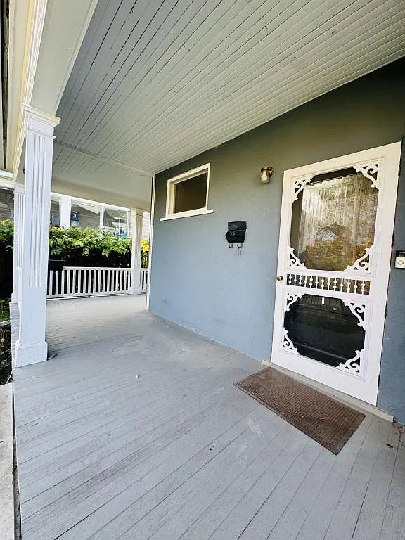 622 Harrison Ave — Photo 3
