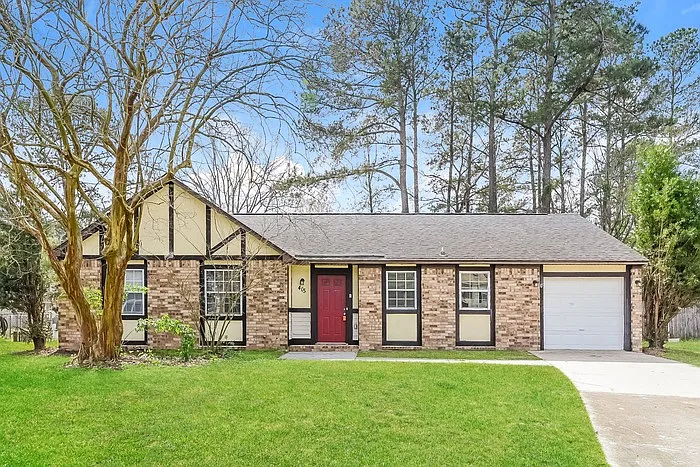 405 Crestwood Dr