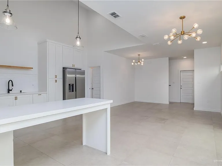 2629 Warbler Ave — Photo 6