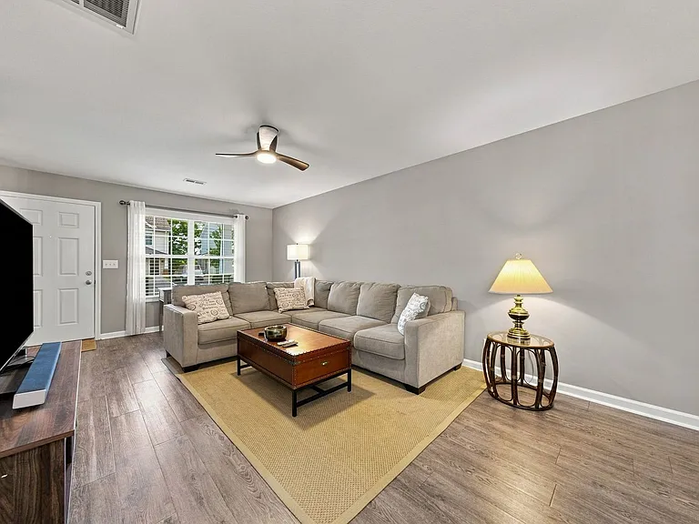 248 Alexander Blvd — Photo 8