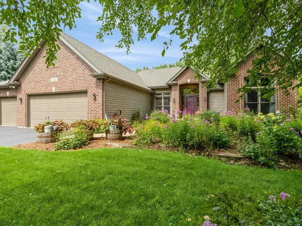 8N681 Edgewood Rd, Elgin, IL 60124