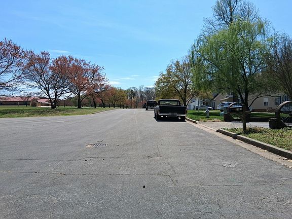 5th image of 3929 Meadowview Ln