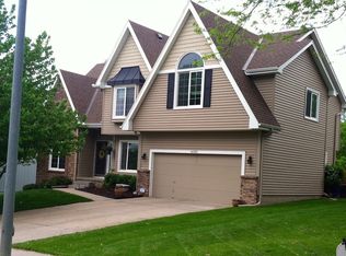 16320 Charles Cir, Omaha, NE 68118