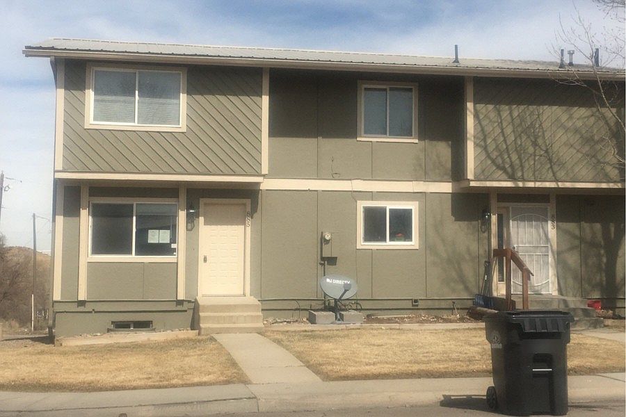 1st image of 885 Moccasin Ln