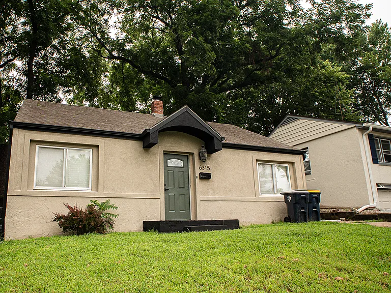 6315 S Benton Ave — Photo 2