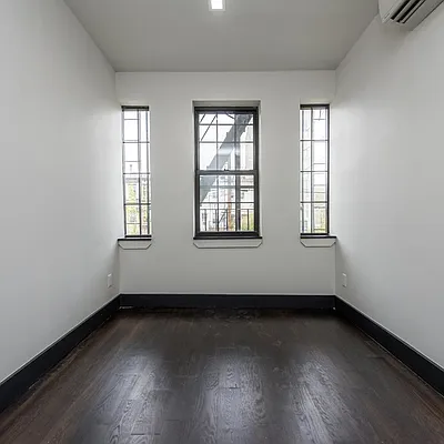 Rented by Nooklyn NYC LLC | media 19