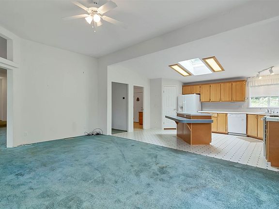 2nd image of 550 West Blvd