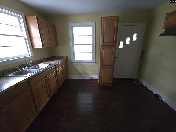 3rd image of 431 Pineneedle Rd