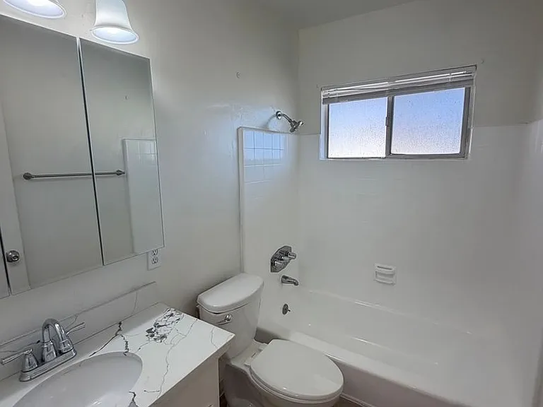 Ramona — Photo 10