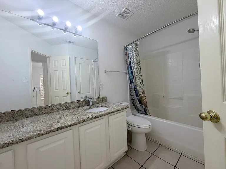 2207 Hickory Wood Trl — Photo 26