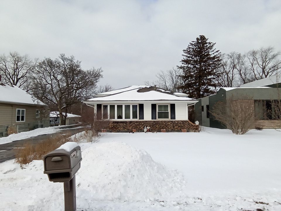 1st image of 210 Willard Pl