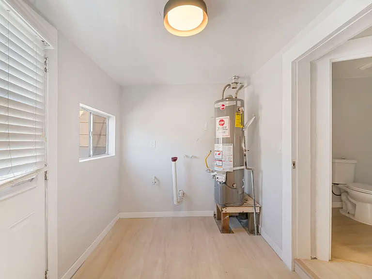 3290 Logan Ave #3290 — Photo 21