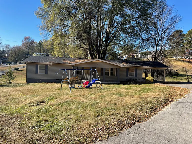 60 Circle Dr — Photo 1