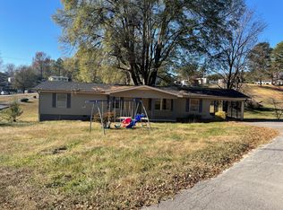 60 Circle Dr, Rossville, GA 30741