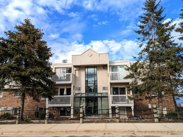 159 E Mill St, Wauconda, IL