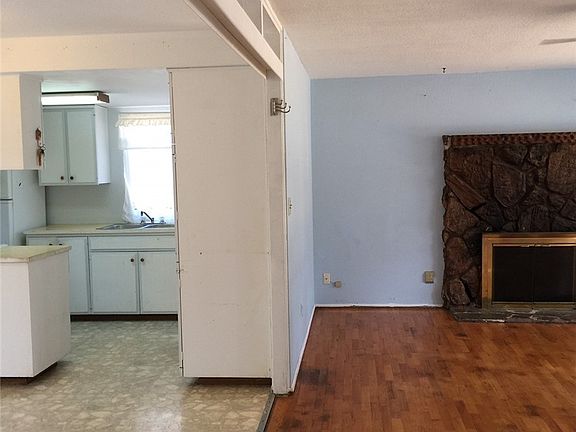 5th image of 3010 22nd St SE