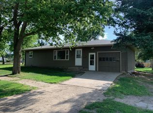 103 N Wallace St, Mount Vernon, SD 57363