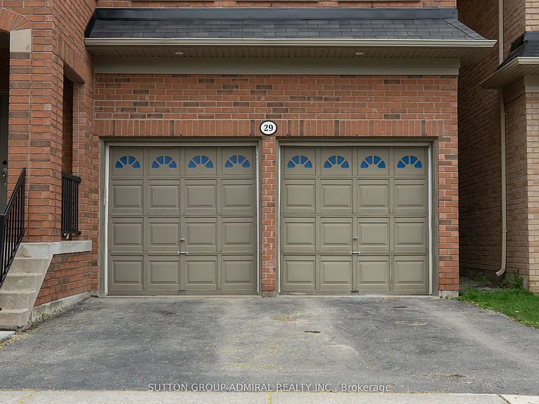 29 Wendelyn Dr #MAIN 2ND FLOOR — Photo 2