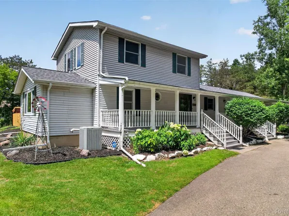 1437 E Cook Rd, Grand Blanc, MI 48439