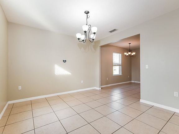5th image of 1928 Acacia Dr