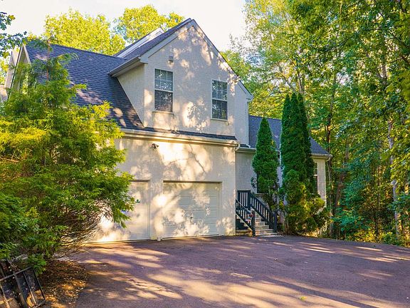 5th image of 2 Greenbriar Rd