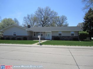 2307 W 18th St, Grand Island, NE 68803
