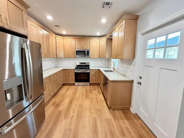 13 Roosevelt Ave #A — Photo 9