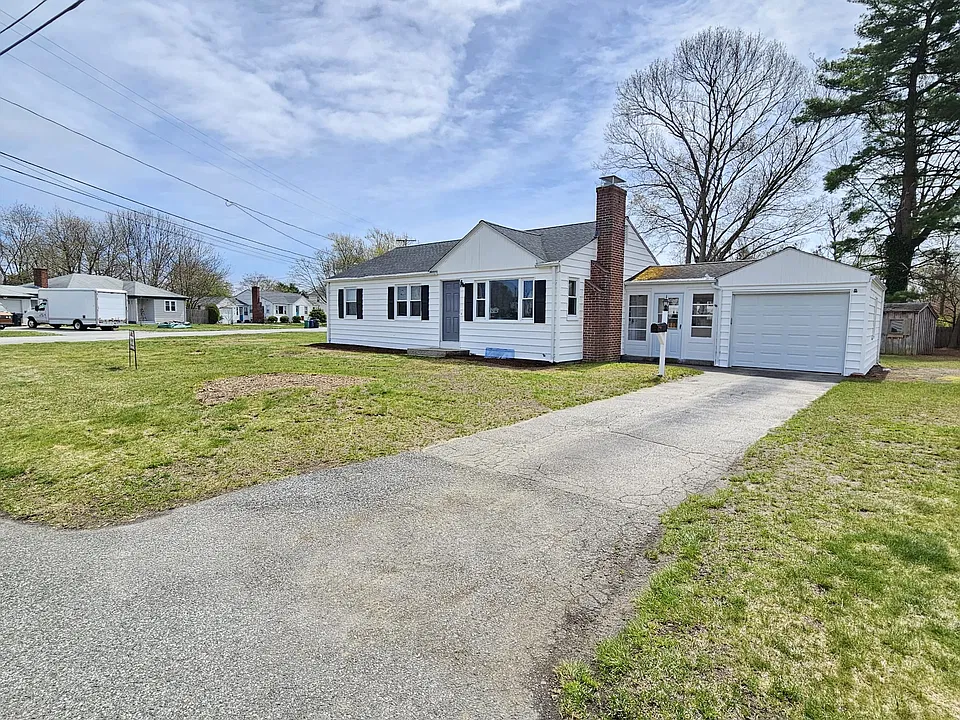 2 Capron Farm Dr