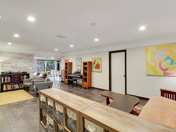 4th image of 801 Snowden Drive