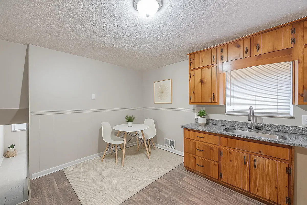 Building Photo - Canaan Dr SE