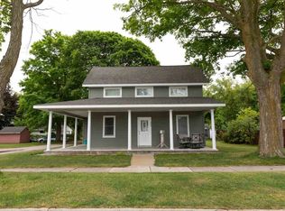 202 W Upright St, Charlevoix, MI 49720