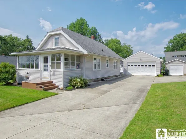 117 Holbrook St, Jamestown, NY 14701