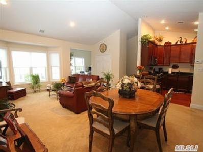 4th image of 120 Pond View Dr