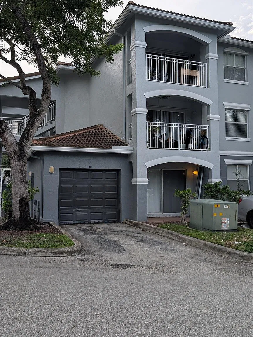 2 bed, 2.0 bath, 1137 sqft, $2,500 — Photo 2