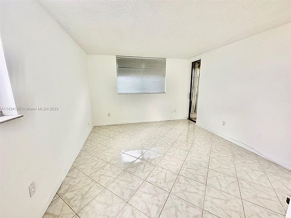 5th image of 2800 Somerset Dr APT 405J