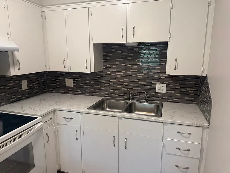 5125 Marshall Dr #4 — Photo 3