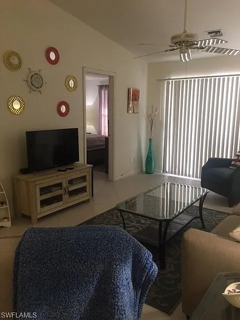 2 bed, 2.0 bath, 975 sqft, $3,000 — Photo 3