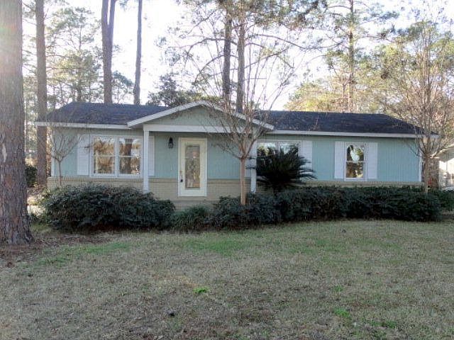 1st image of 10 Redwood Cir