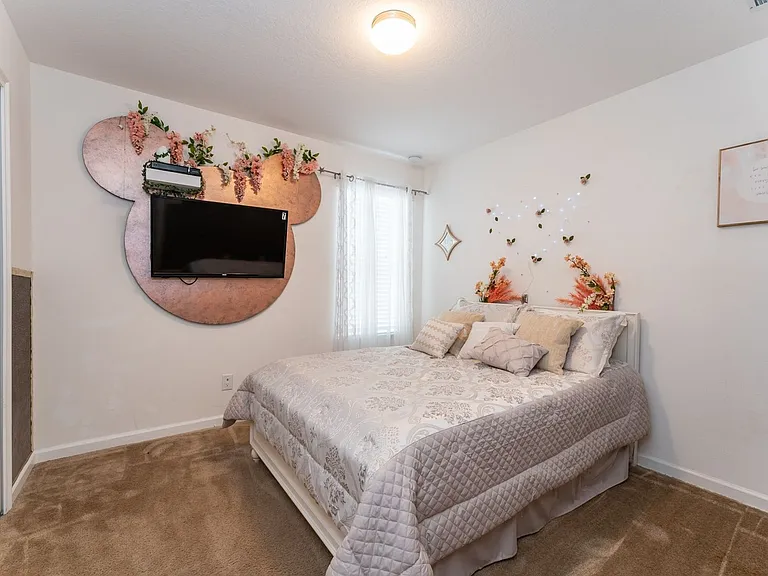 5237 Oakbourne Ave — Photo 2
