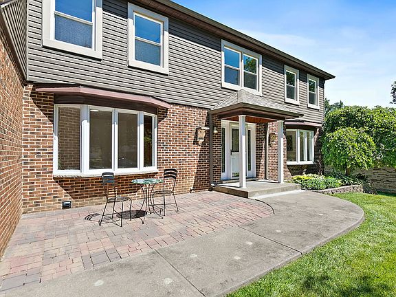 3rd image of 1439 Blackhawk Dr