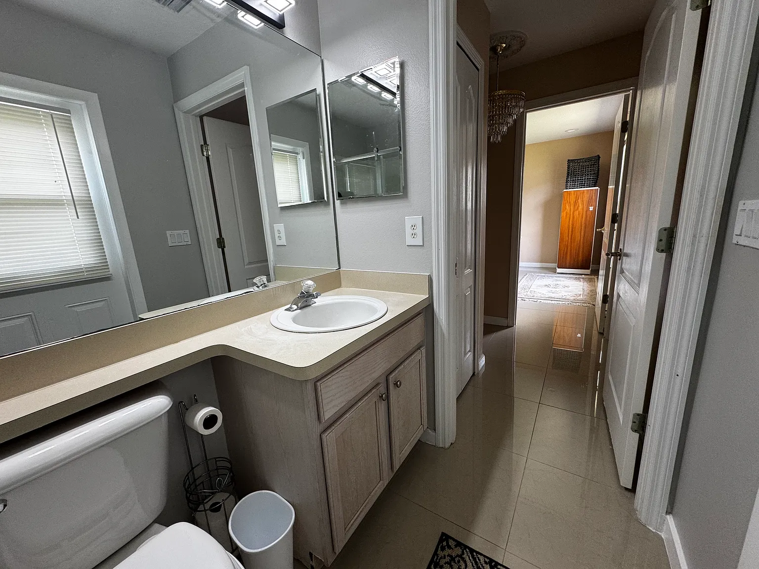 1 bed, 2405 sqft, $995 — Photo 4